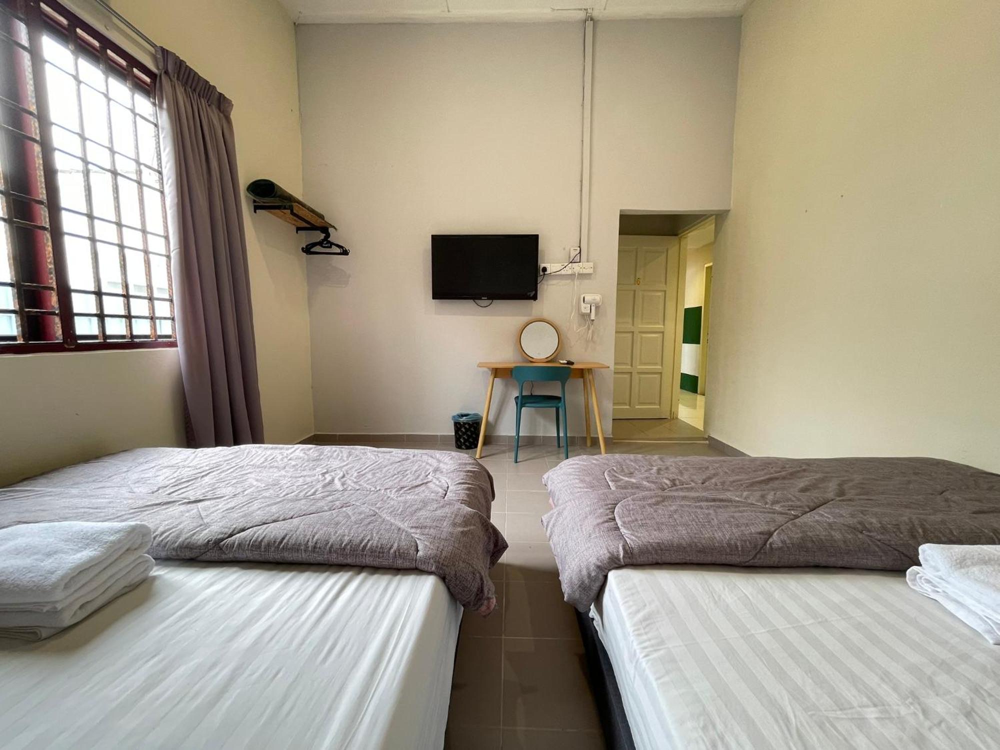Muslim Homestay *