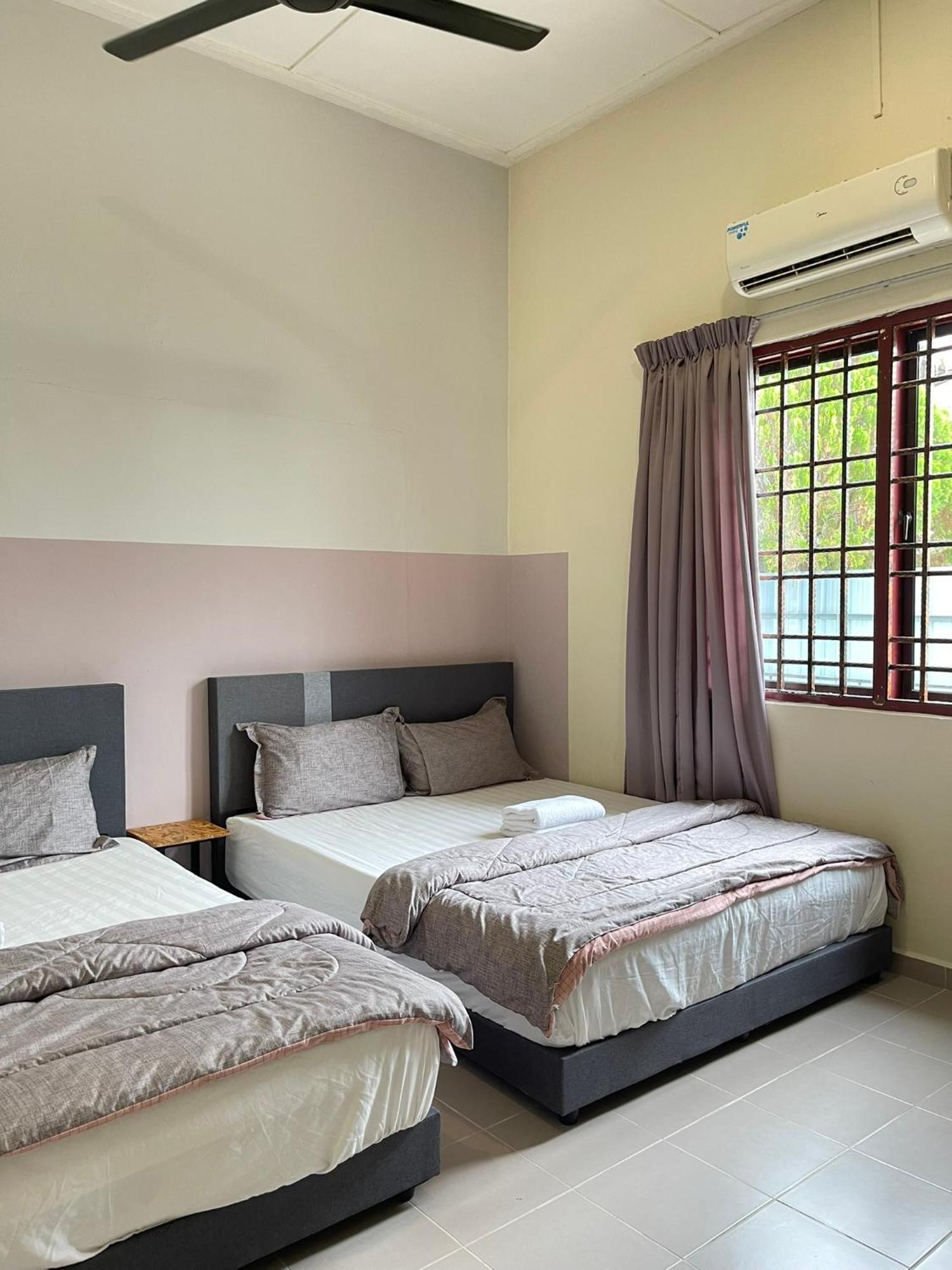 Muslim Homestay *